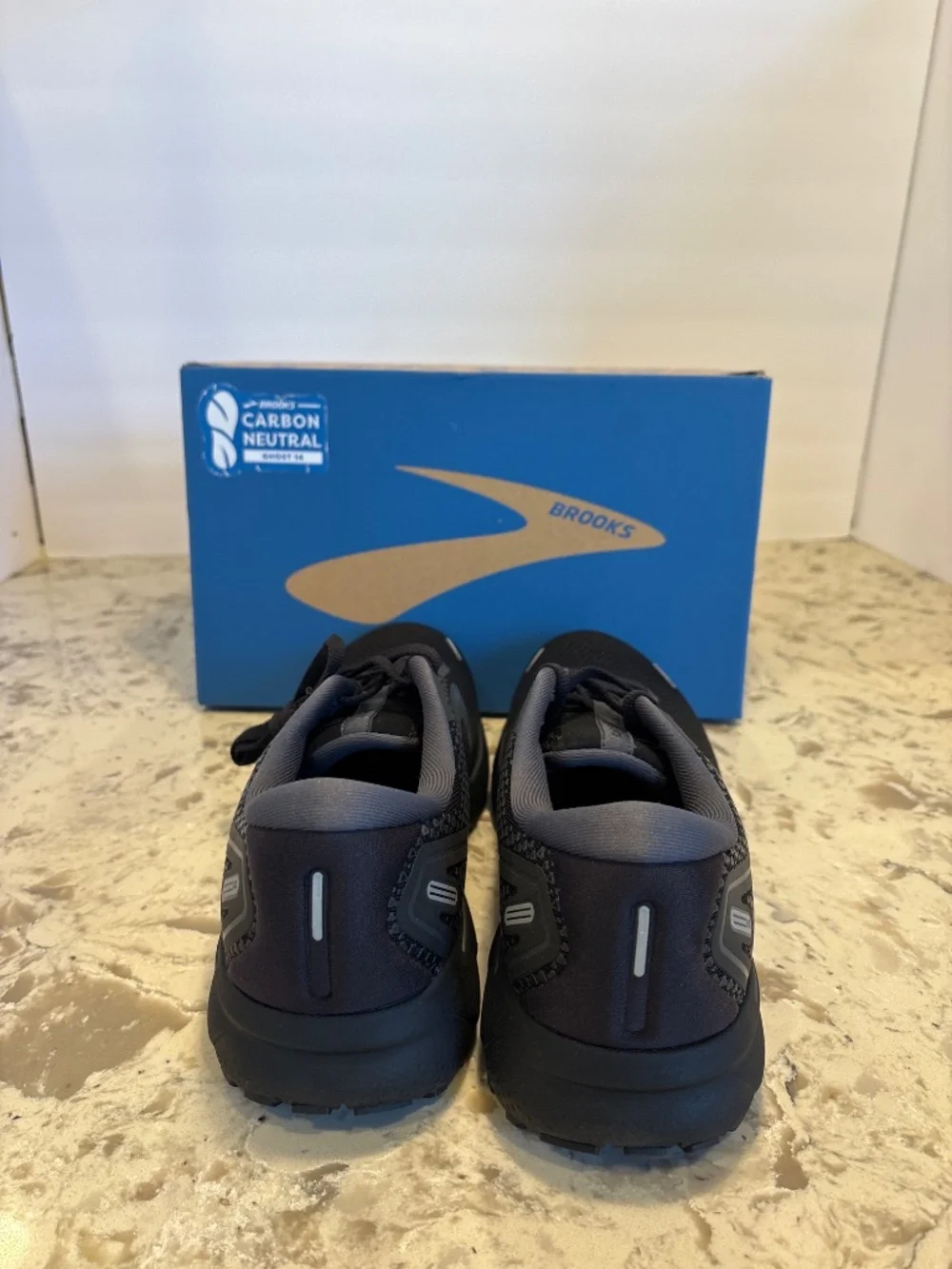 NWB New Men’s Brooks Ghost 14 Running  Shoes, Black Ebony color Way size 10